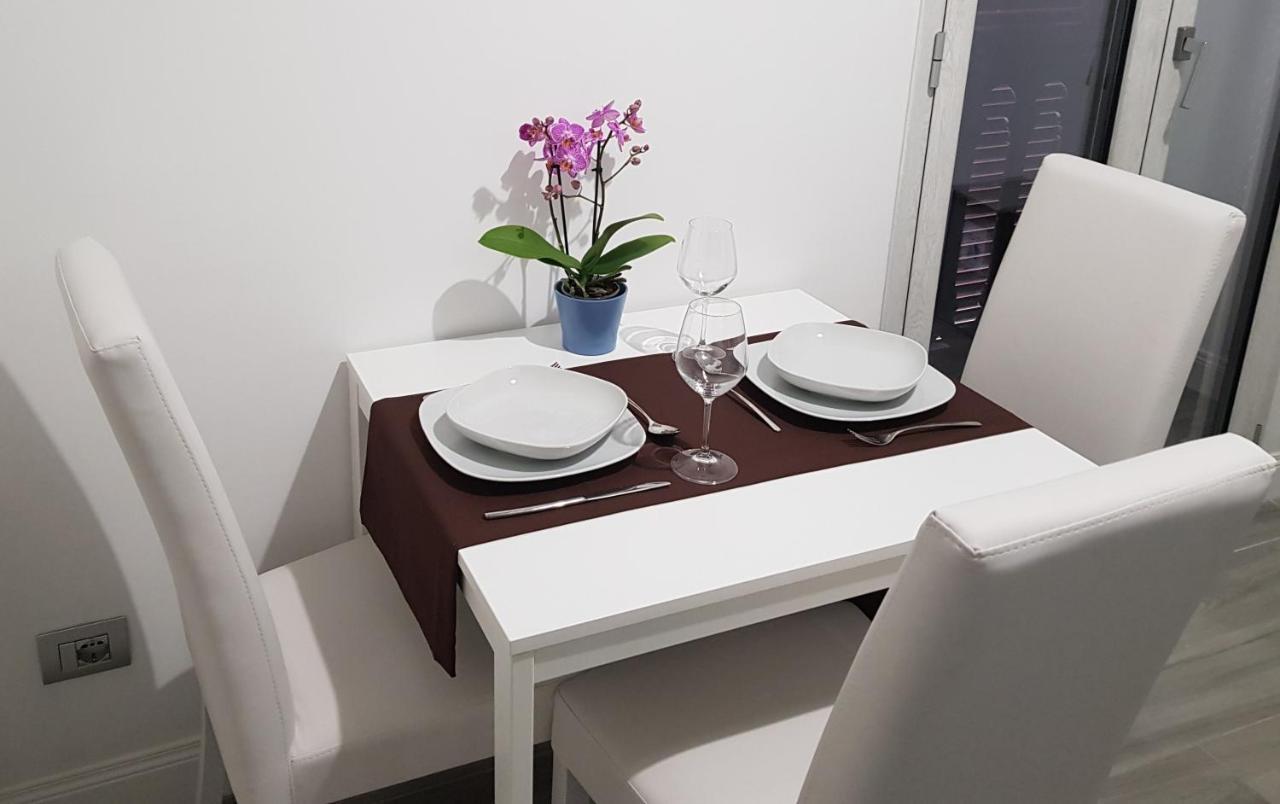 Duomo Platinum Apartments เนเปิลส์ ภายนอก รูปภาพ