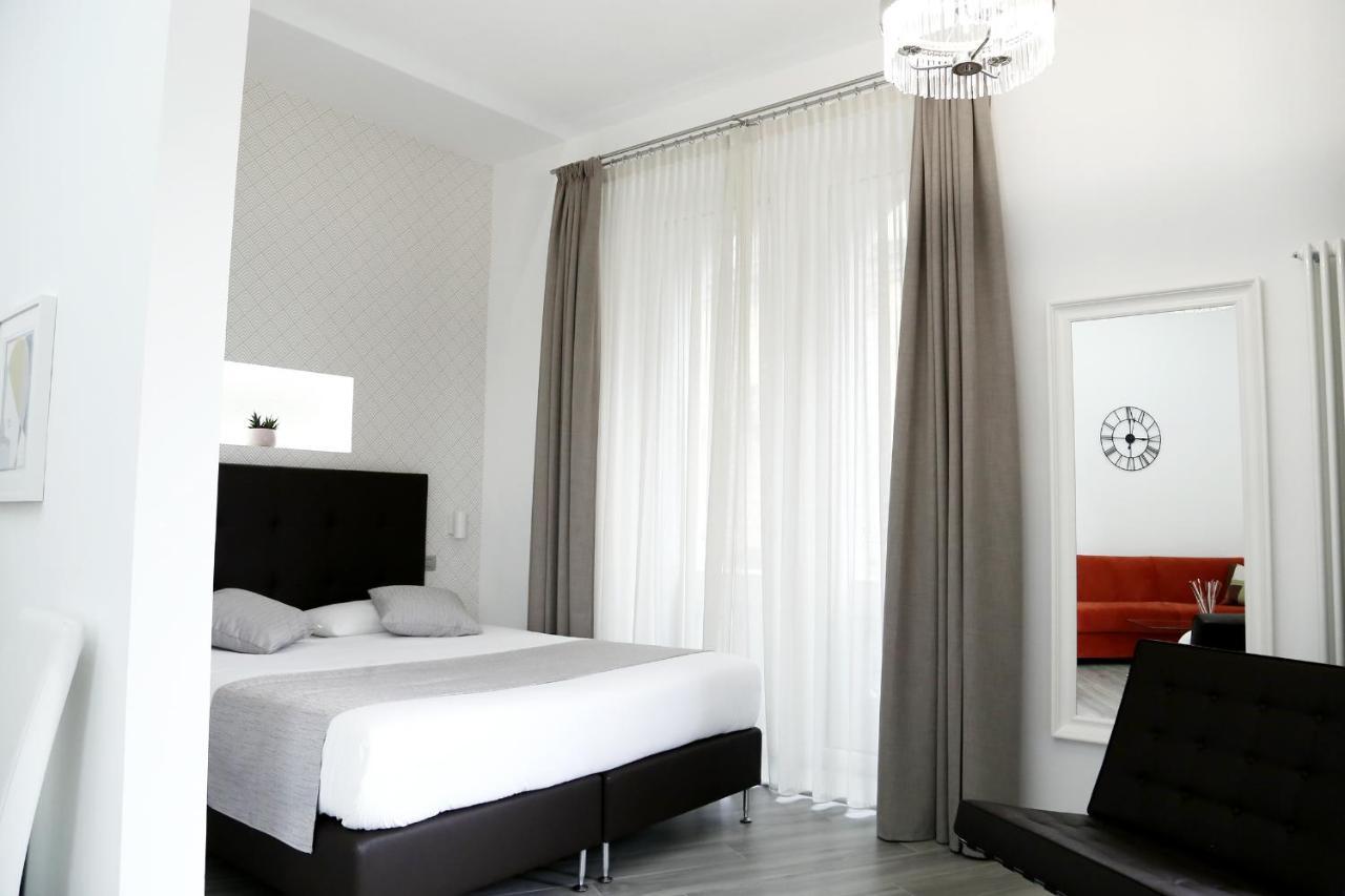 Duomo Platinum Apartments เนเปิลส์ ภายนอก รูปภาพ