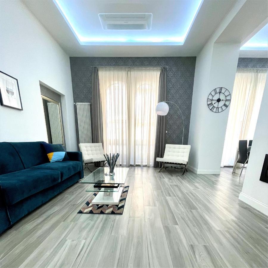 Duomo Platinum Apartments เนเปิลส์ ภายนอก รูปภาพ